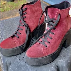 Bakers Size 9 Burgundy Boots